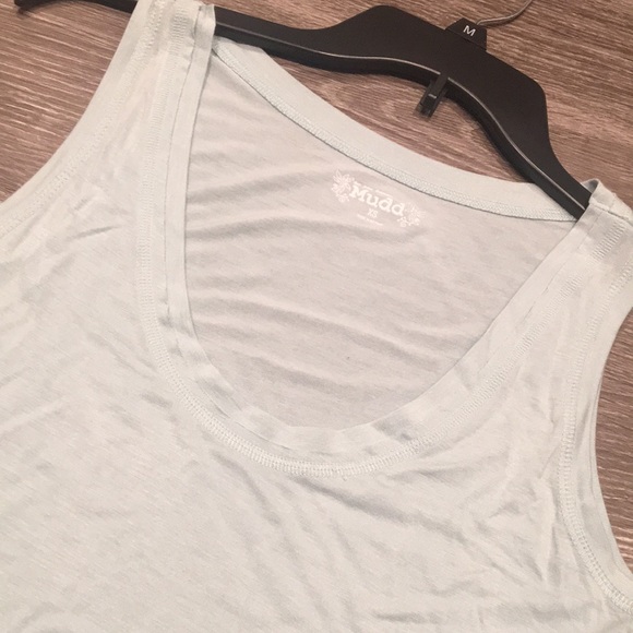 NWT Mudd Curved Hem Tank 🖤 - Picture 2 of 7